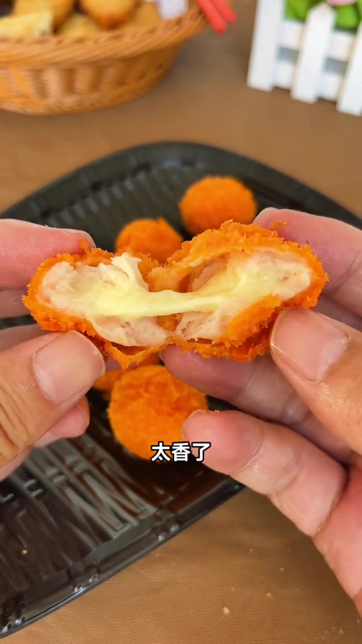 第2集|在家炸点 芝士虾球 孩子特别爱吃,里面的芝士放的非常多,平均一盒才十多块钱,好吃不