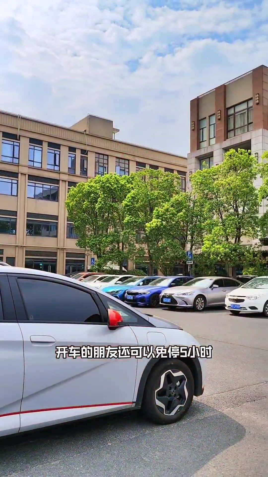 极乐汤泡澡真舒服两大一小才98.8,一大一小才59.9,太实惠了!还能玩上一整天!极乐汤温