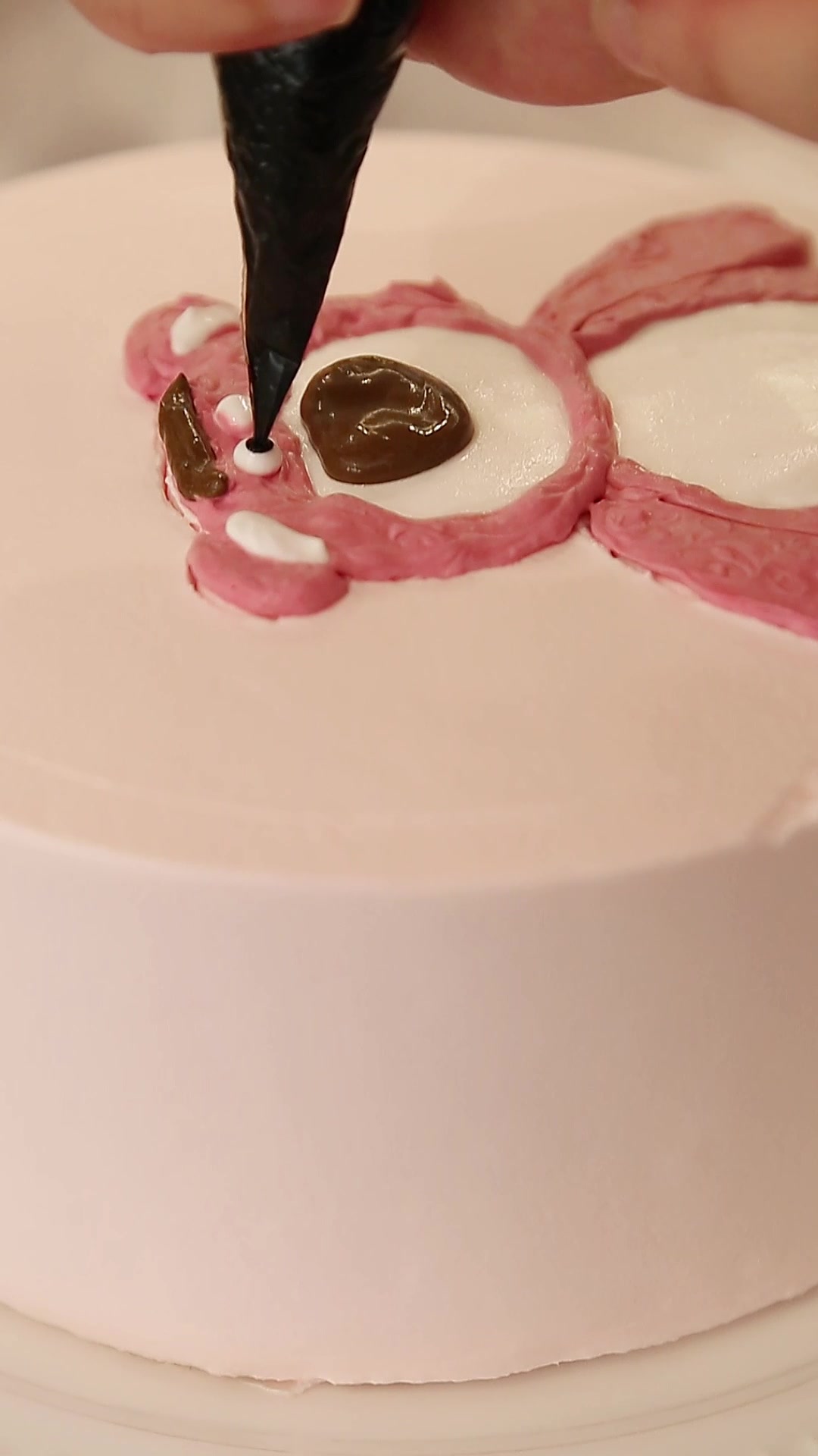 好看又好吃的草莓熊卡通蛋糕