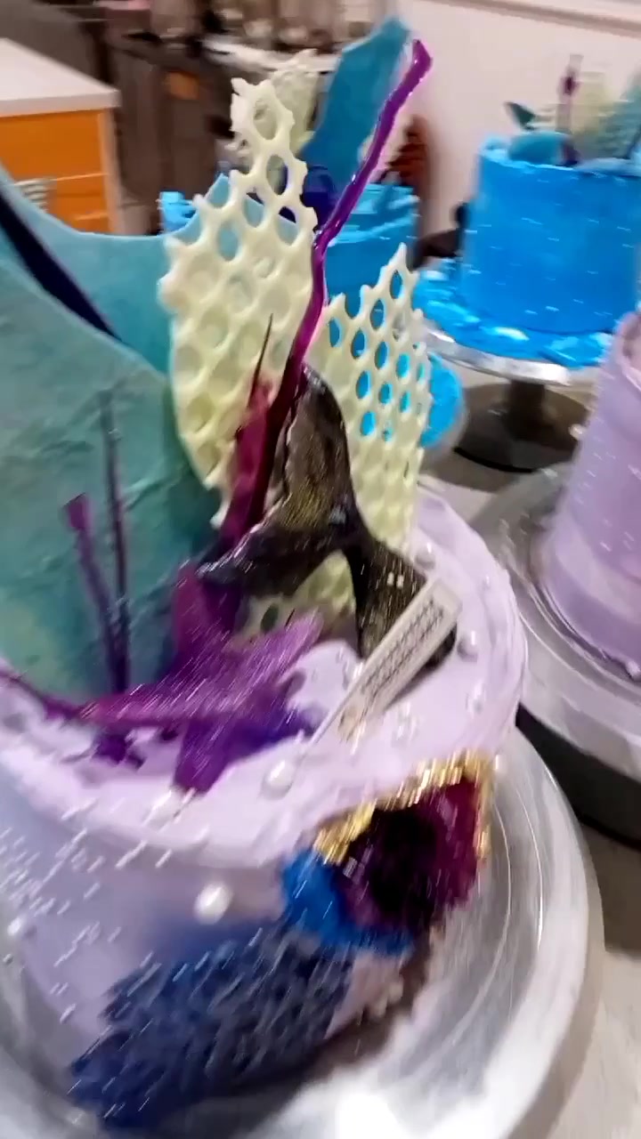 蓝色海洋水晶洞蛋糕