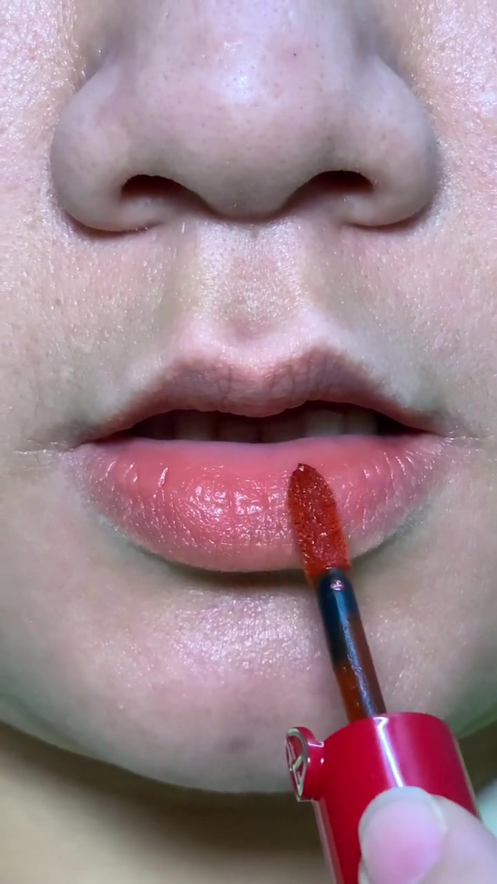 烂番茄色鼻祖阿玛尼唇釉405,黄皮深唇口红试色!