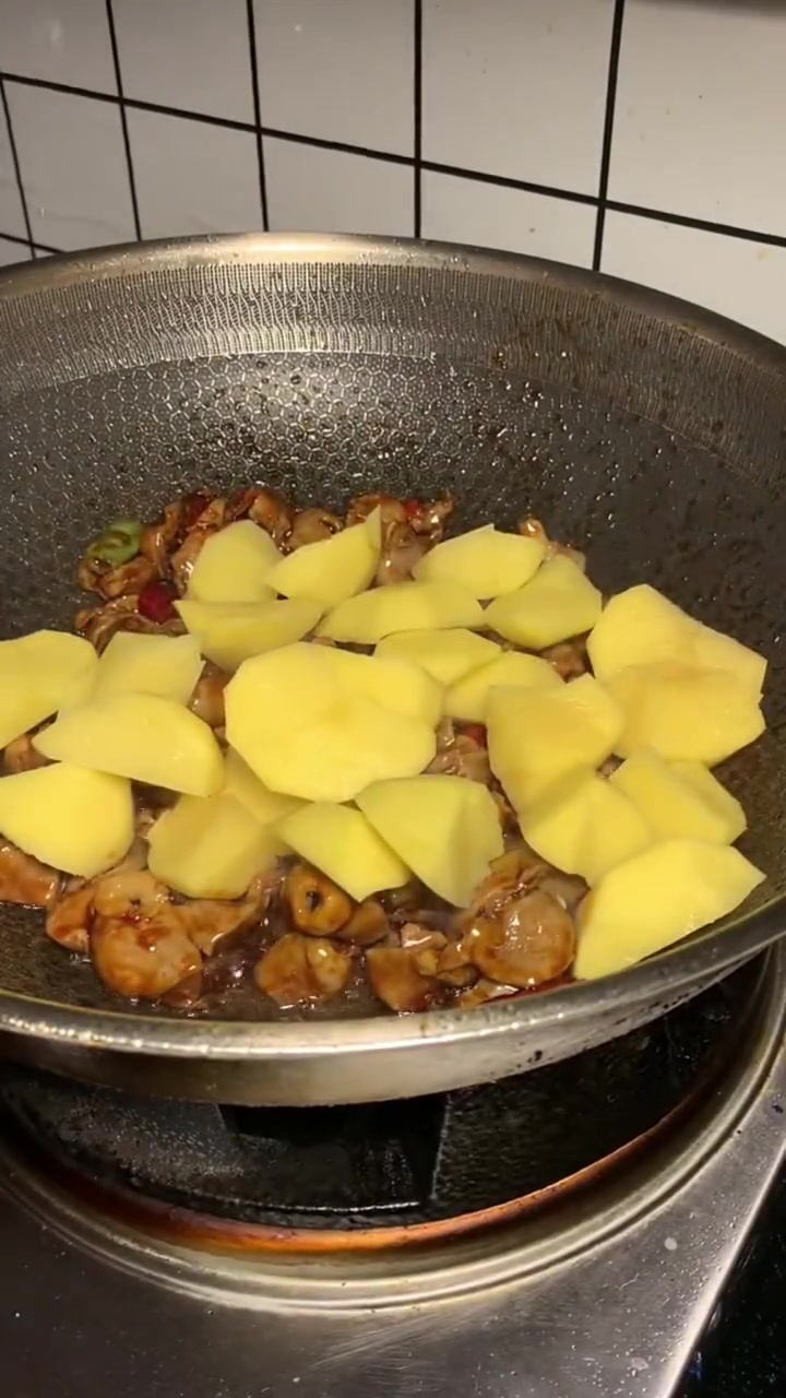 鸡胗炖土豆这样做好吃入味!为五一假期准备512g的胃 食尚先生 妈呀太香了 鸡肉的神仙吃法