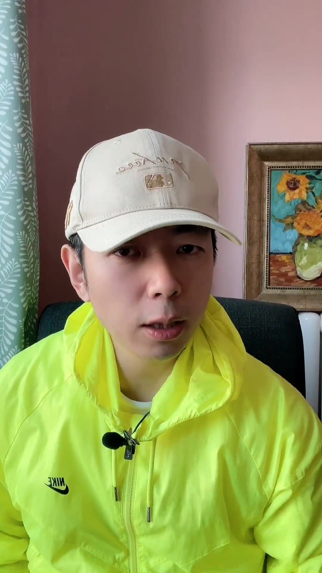 魟鱼稳定后很好养,一旦出现以下动作,尽早隔离治疗