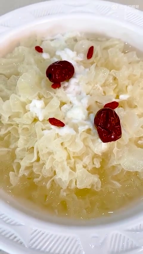 「学起来!冰糖银耳有多适合夏天?」向全网安利成都美食 天气逐渐炎热,今天 川菜博物馆 教大