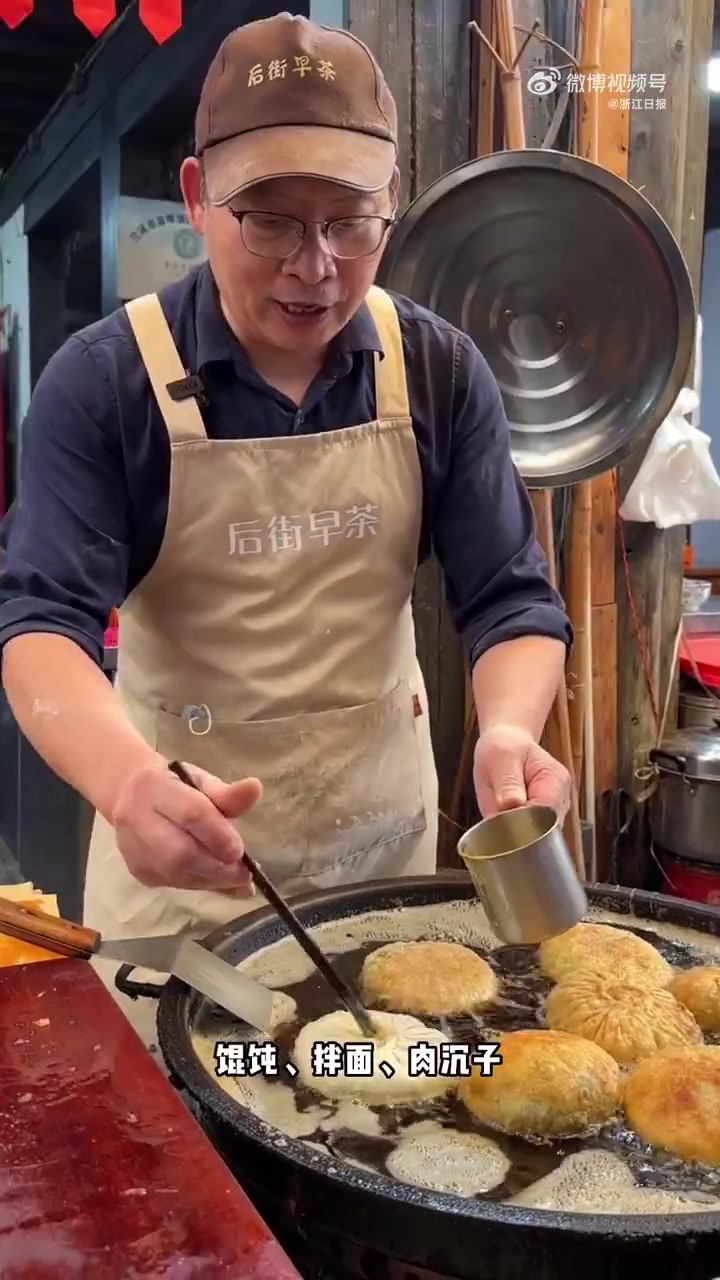 「最好吃的早茶从浙江开始」美食特种兵 从山东淄博吃到浙江游埠!近日,全国各地有许多年轻人赶