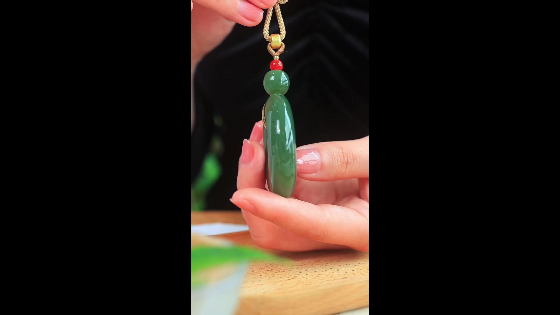 和田玉冰底碧玉面包圈