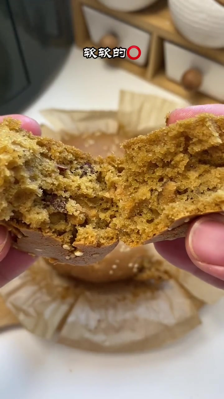 哇,在家也能做枣糕了,再也不用出去排队了,好吃简单还健康,搞起来吧 如果你有空气炸锅 空气
