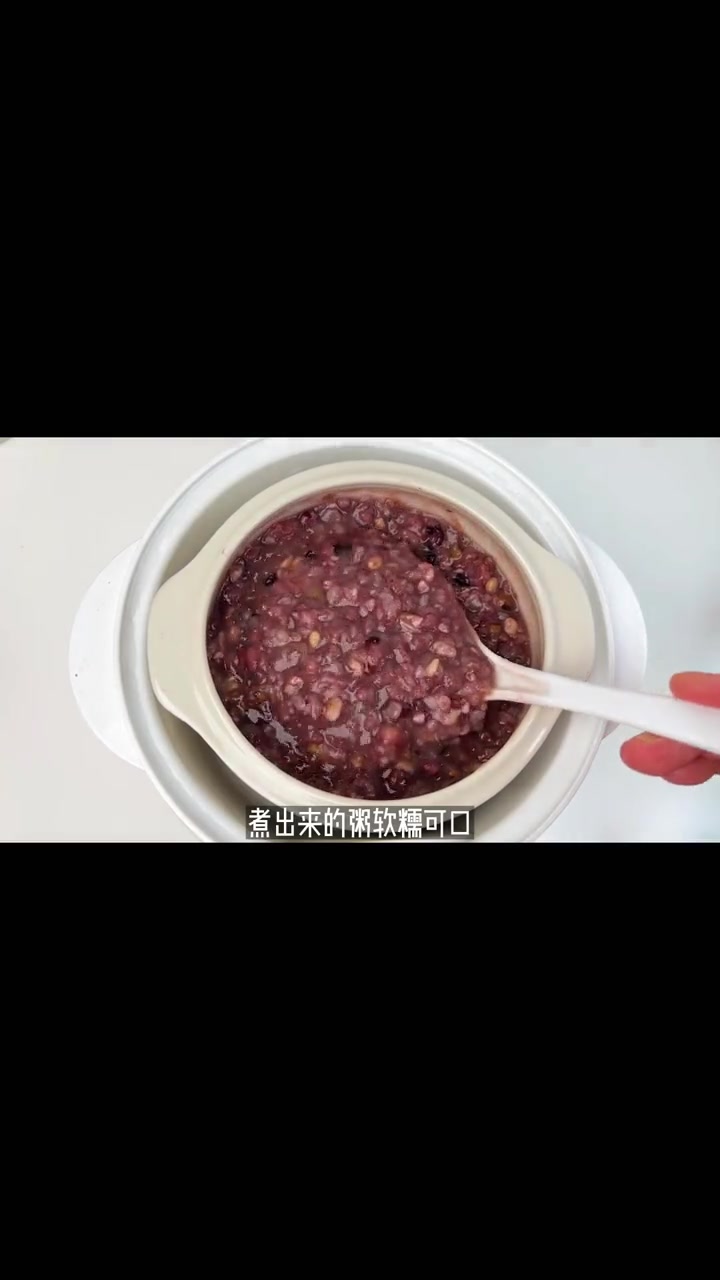 都知道五谷杂粮好,每周都会煮2-3次 八宝杂粮粥 来喝,一共八种粗粮搭配好,营养又方便 宝
