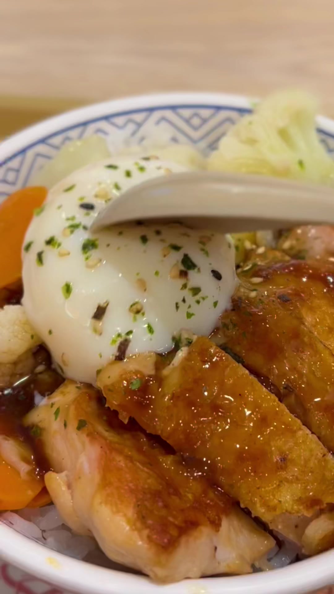吉野家温泉蛋鸡排饭,健康美味,工作餐可冲