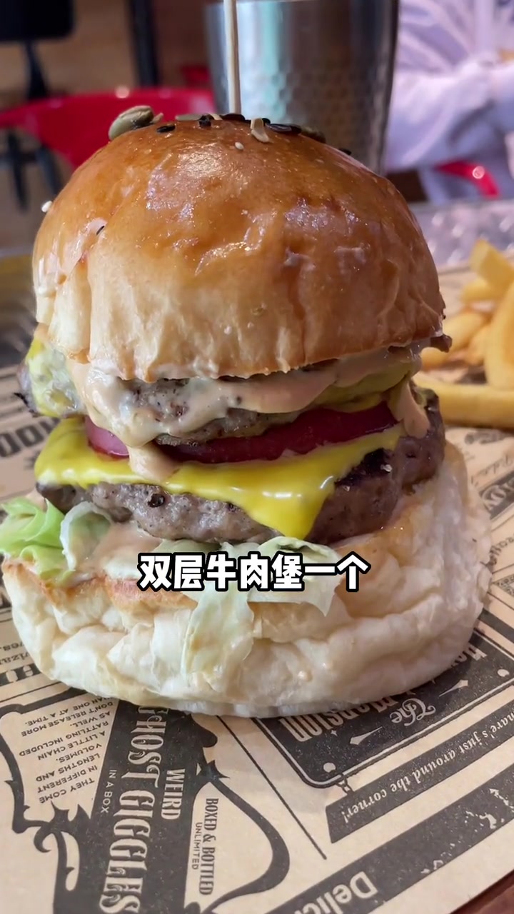 吃喝玩乐在石家庄 裕华万达步行街东头,康姆昂手作汉堡店出新套餐啦,39.9巨无霸套餐,满满