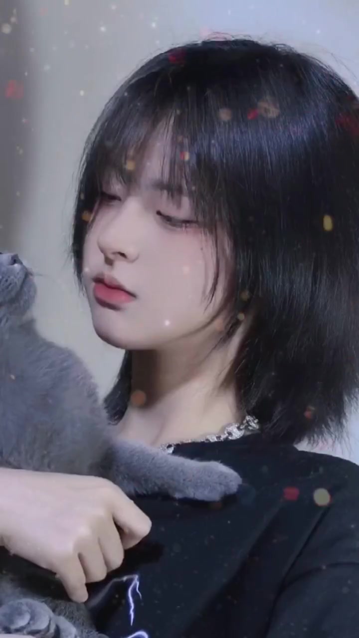 学生党一定要尝试的发型.小小鲻鱼头,如果你不知道自己适合什么发型根据脸型帮你识别设计