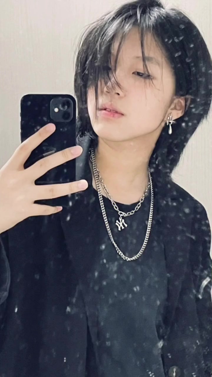 女生也可以尝试的发型无性别鲻鱼头