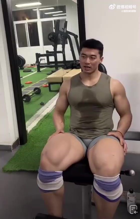 肌肉男 帅哥 胸肌 腹肌 健身 运动就是坚持 阳光男孩