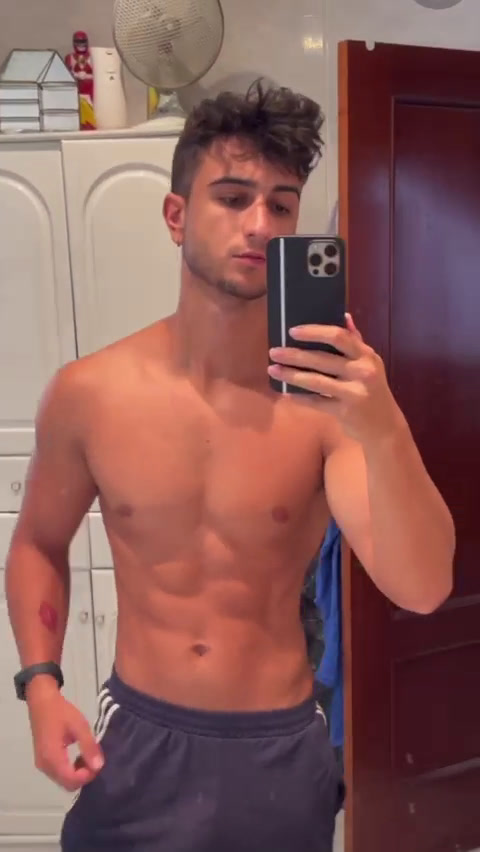 #肌肉男##帅哥##胸肌##腹肌##健身##运动就是坚持##阳光男孩#