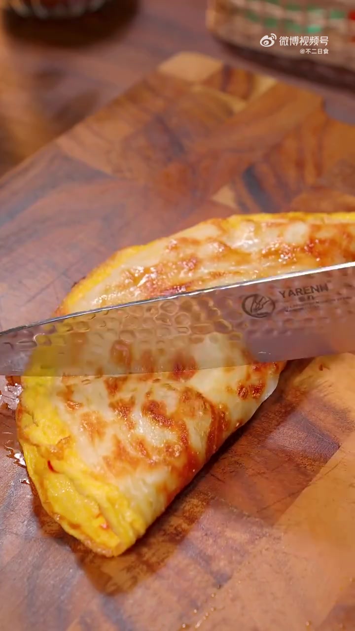 「火腿鸡蛋饼」5分钟搞定的鸡蛋饼,简单好吃又营养,赶紧试试~