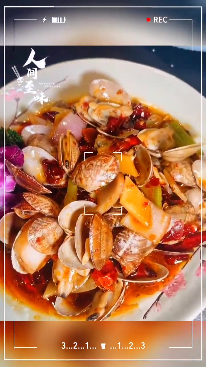 唯美食不能辜负 打卡魔都最美商圈 宝山万达,好吃又实惠的餐厅。200不到就能吃到大龙虾,梭