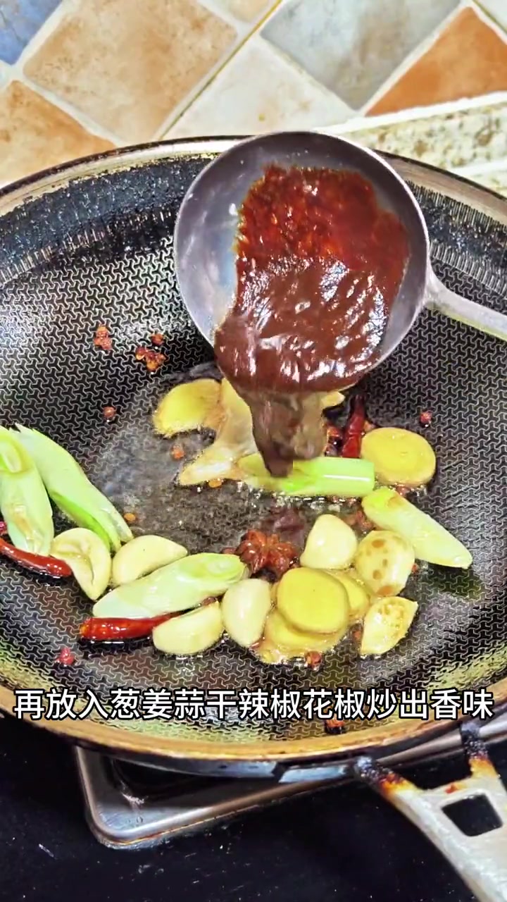 海杂鱼贴饽饽它咋就这么香?!美食教程 妈呀太香了 来吃鱼 铁锅炖鱼贴饼子 吃鱼