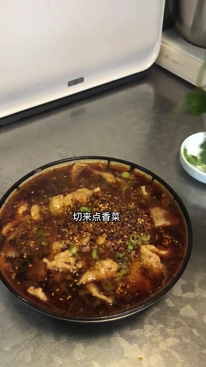 新手小白5分钟就可做出饭店级的水煮肉片,麻辣鲜香,加点配菜就是辣卤火锅 水煮肉片 妈呀太香