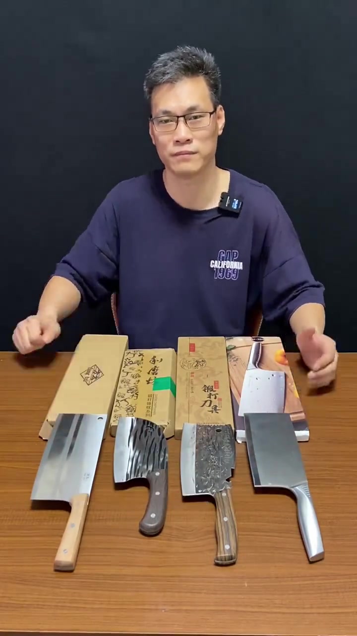 菜刀 锋利无比 厨房菜刀推荐 刀具 斩骨刀 家家必备的菜刀你选对了吗?花样百出的菜刀还是没