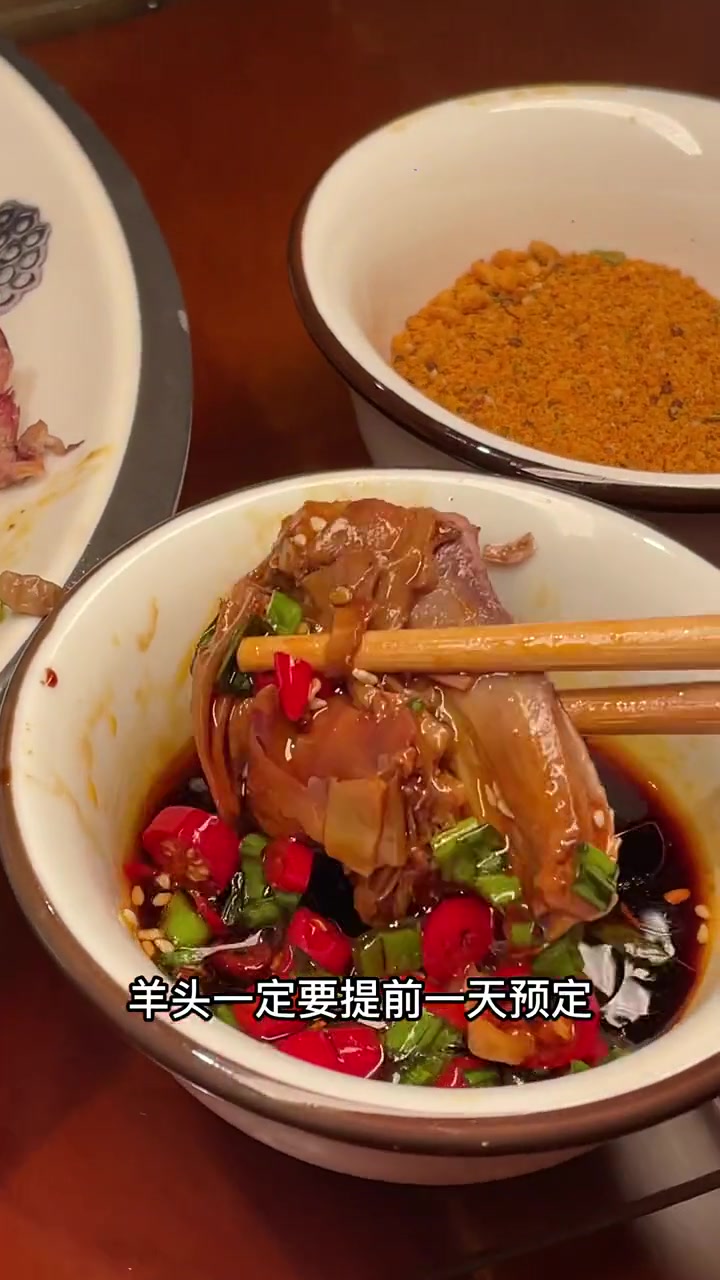 这个季节能吃到鲜活的小龙虾,还新推出了羊蝎子和香辣蟹 吃货的国庆美食指南 本地宝藏美食 小