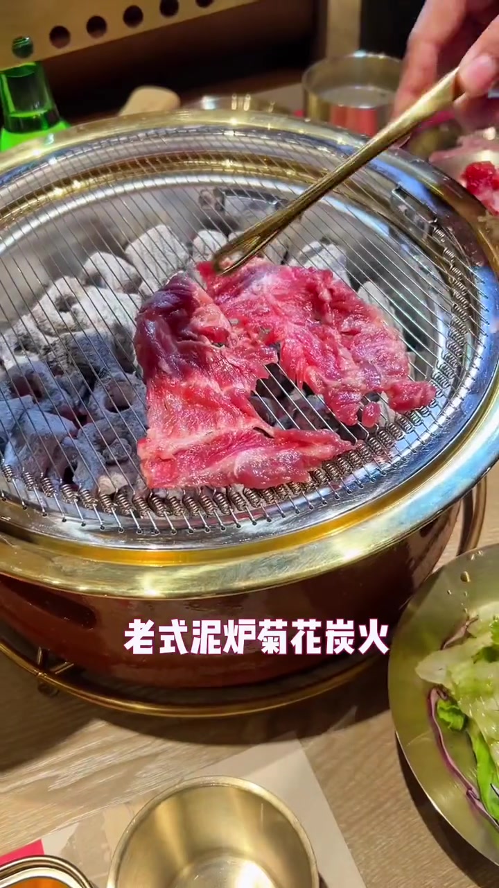 西塔老太太泥炉烤肉来天津啦这份点单攻略请收藏好 泥炉烤肉领航者 大口吃肉的感觉真好 韩式烤
