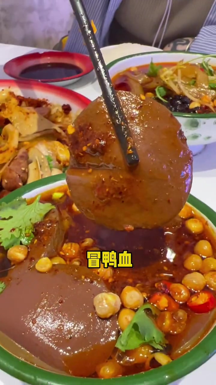 老成都冒菜,这家贼正宗!这是我爱的北京 七夕吃喝指南 本地人爱吃的店 特色小吃 +小助手 