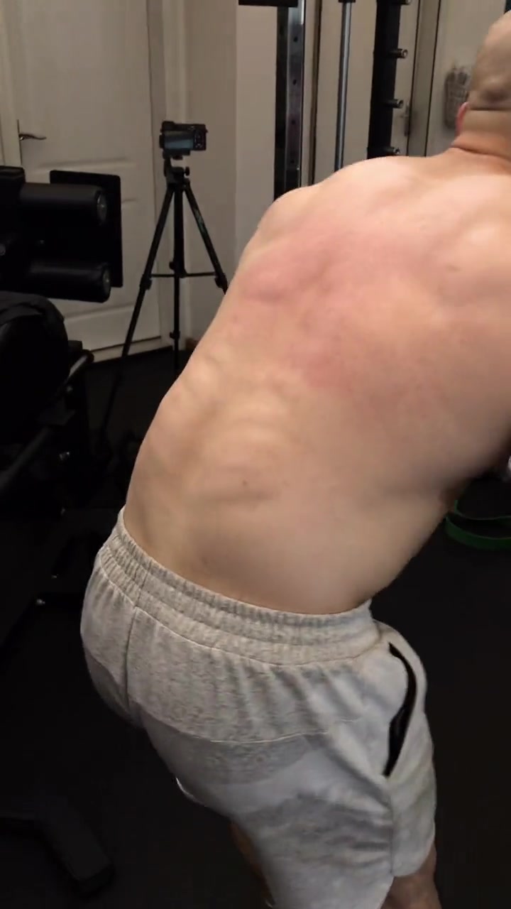 腰部长出鲨鱼肌是一种什么体验?唯有训练不可辜负 你的坚持终将美好