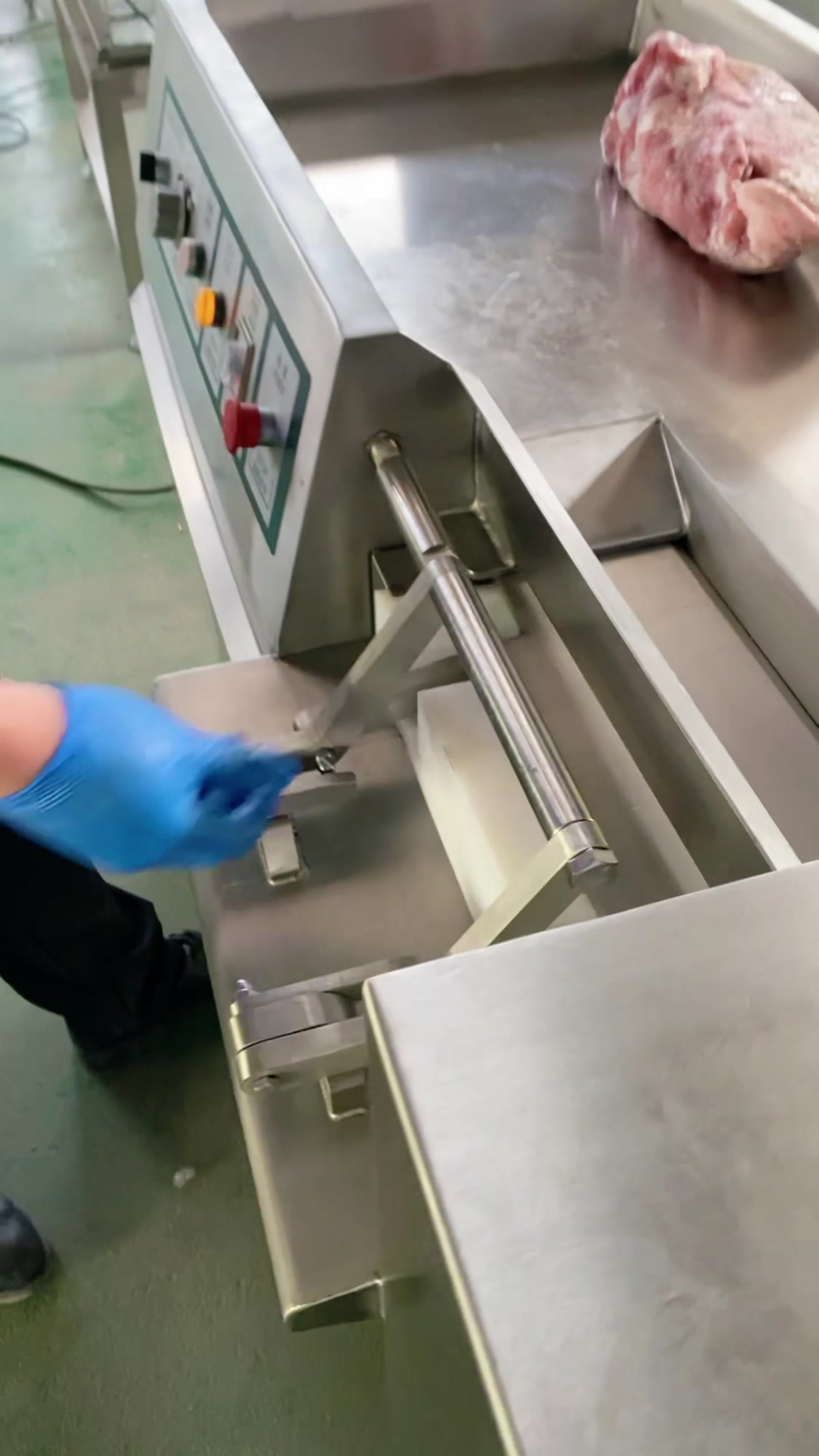 请你们吃用肉串切丁机切出来的诸城烧烤~