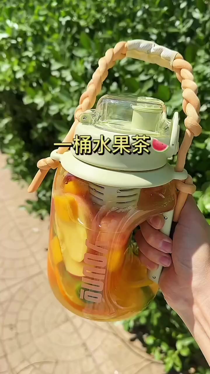 奶茶店超火的一桶水果茶!开始期待夏天了!