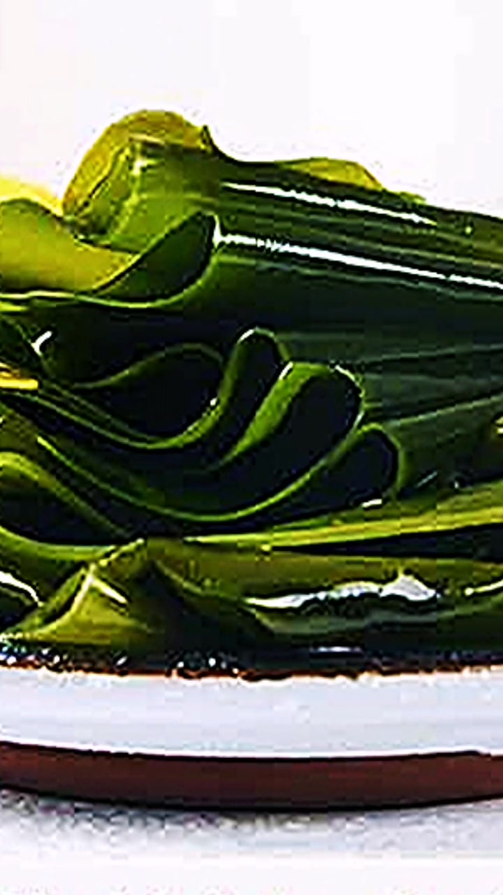这款鲜获盐渍裙带菜来自深海海域,无污染,是天然的美味,营养丰富。泡发后色泽嫩绿,口感鲜嫩爽