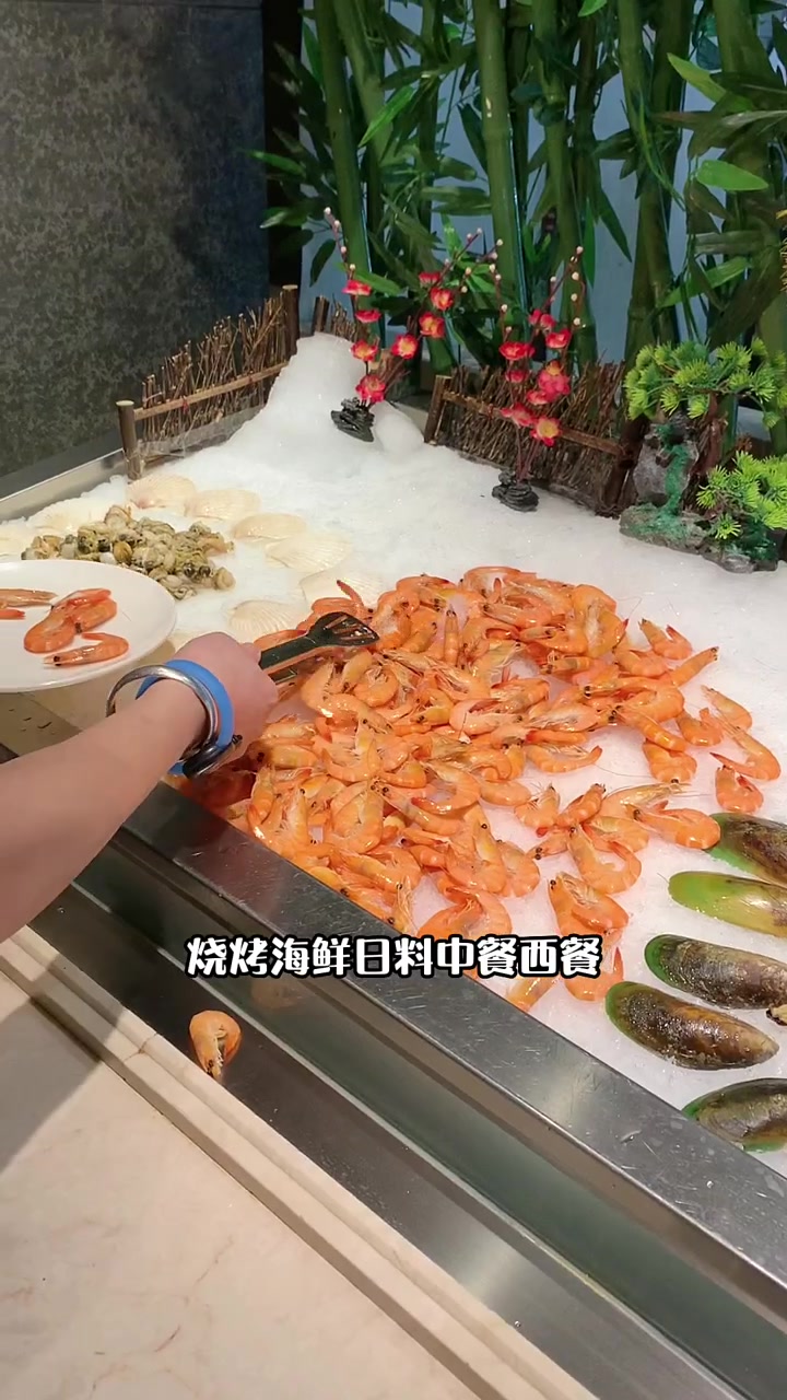 温泉也开始内卷了,新北汤泡温泉洗浴谁乐园游泳玩一天只要139～