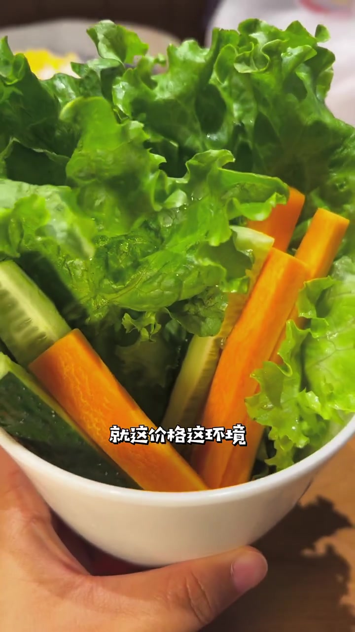 这烤肉店的环境太特别了,味道好环境美太是那个了
