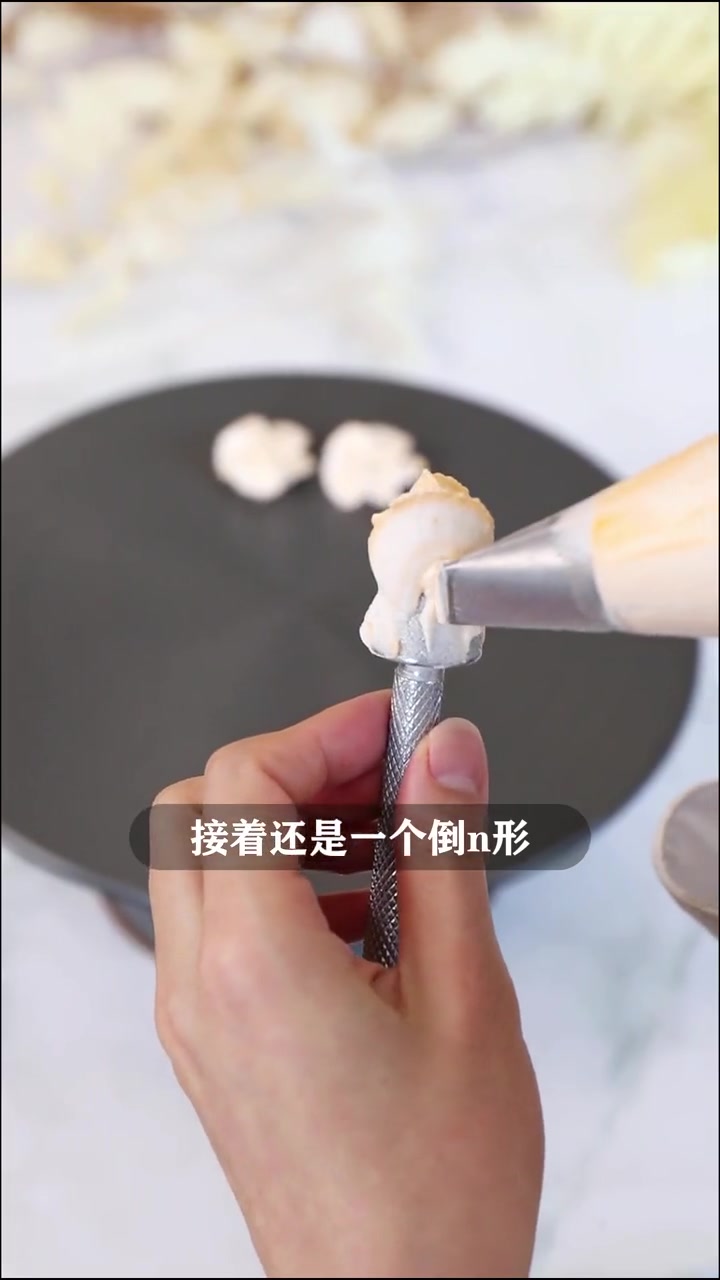 蛋糕裱花,小玫瑰教给你!太原学蛋糕去哪里好 太原学西点 太原蛋糕学校