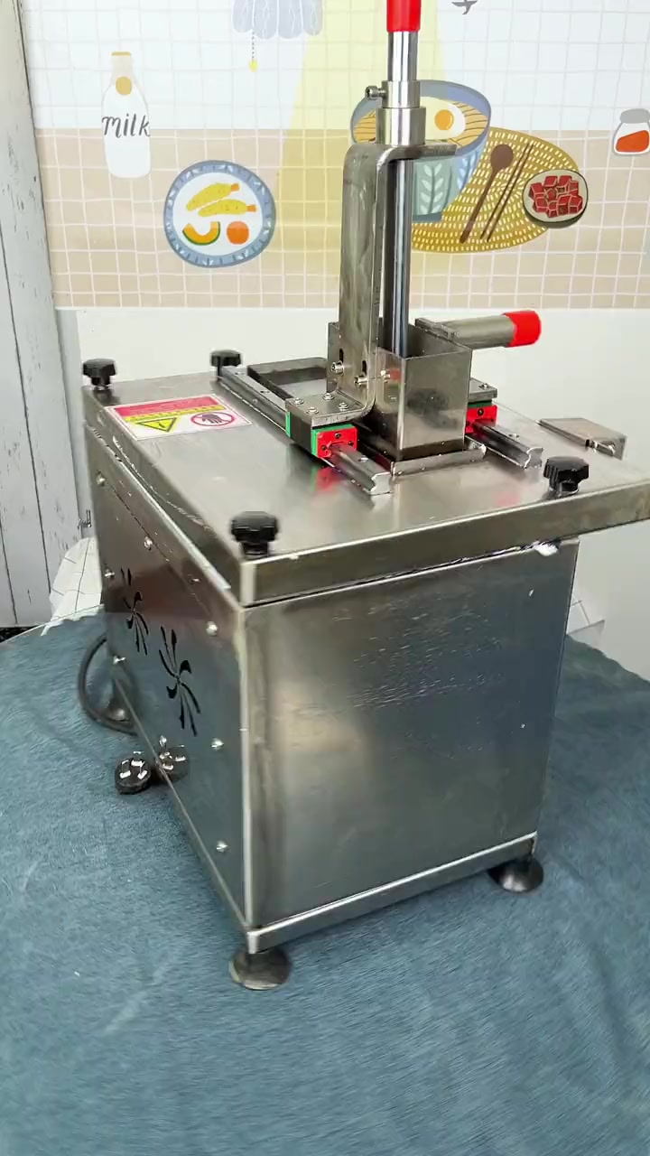 鲜肉切片机 小型切肉片机 切肉机 可以切鲜肉熟肉蔬菜切片切丝切丁 肉类加工设备 切肉丝机