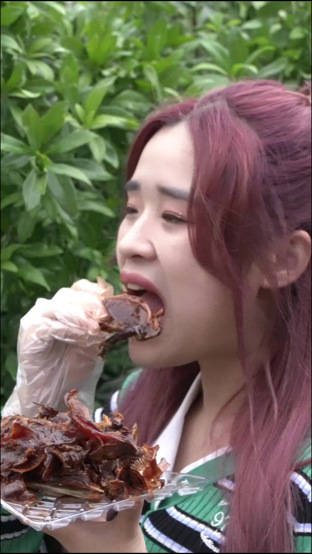 酱板鸭好吃的原则告诉你们,坚持不用嫩鸭优选老麻鸭