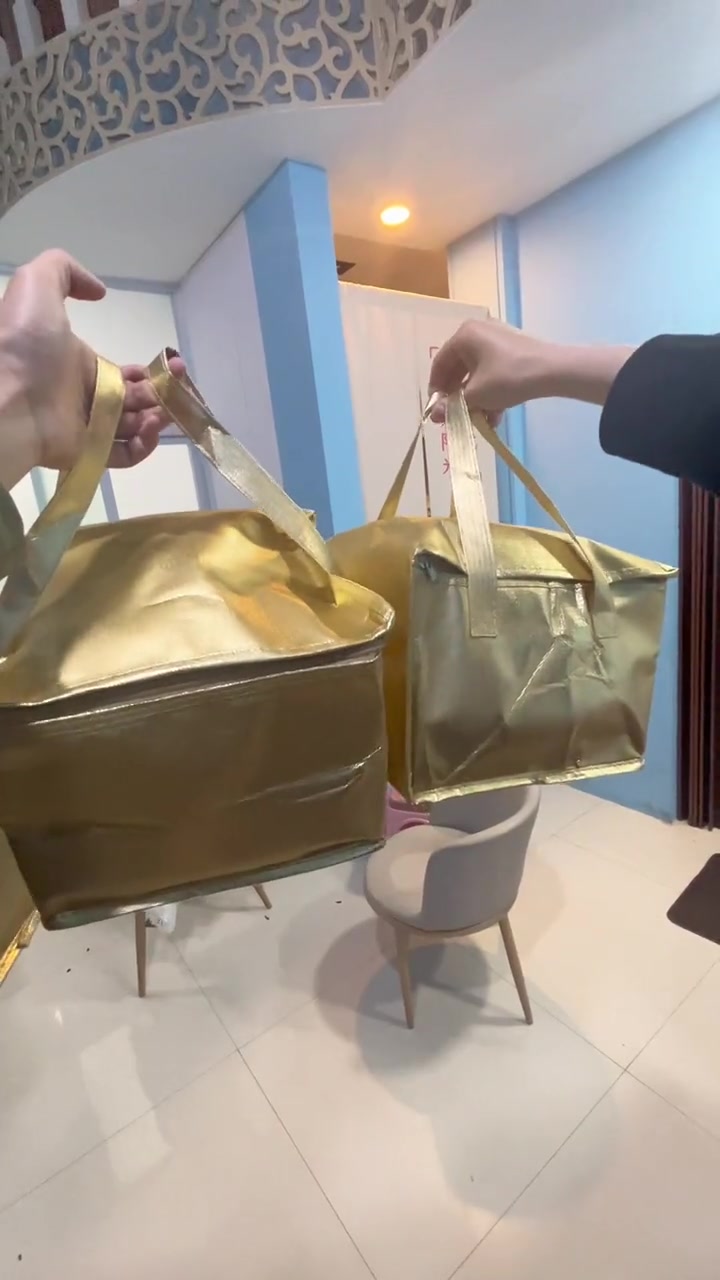 爱吃甜品的姐妹也可以来尝尝哦,味道超棒 人气蛋糕推荐 蛋糕 这个蛋糕是懂浪漫的 好蛋糕送给