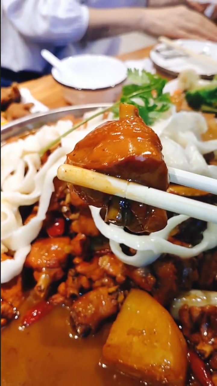 满大众的鲜炒大盘鸡