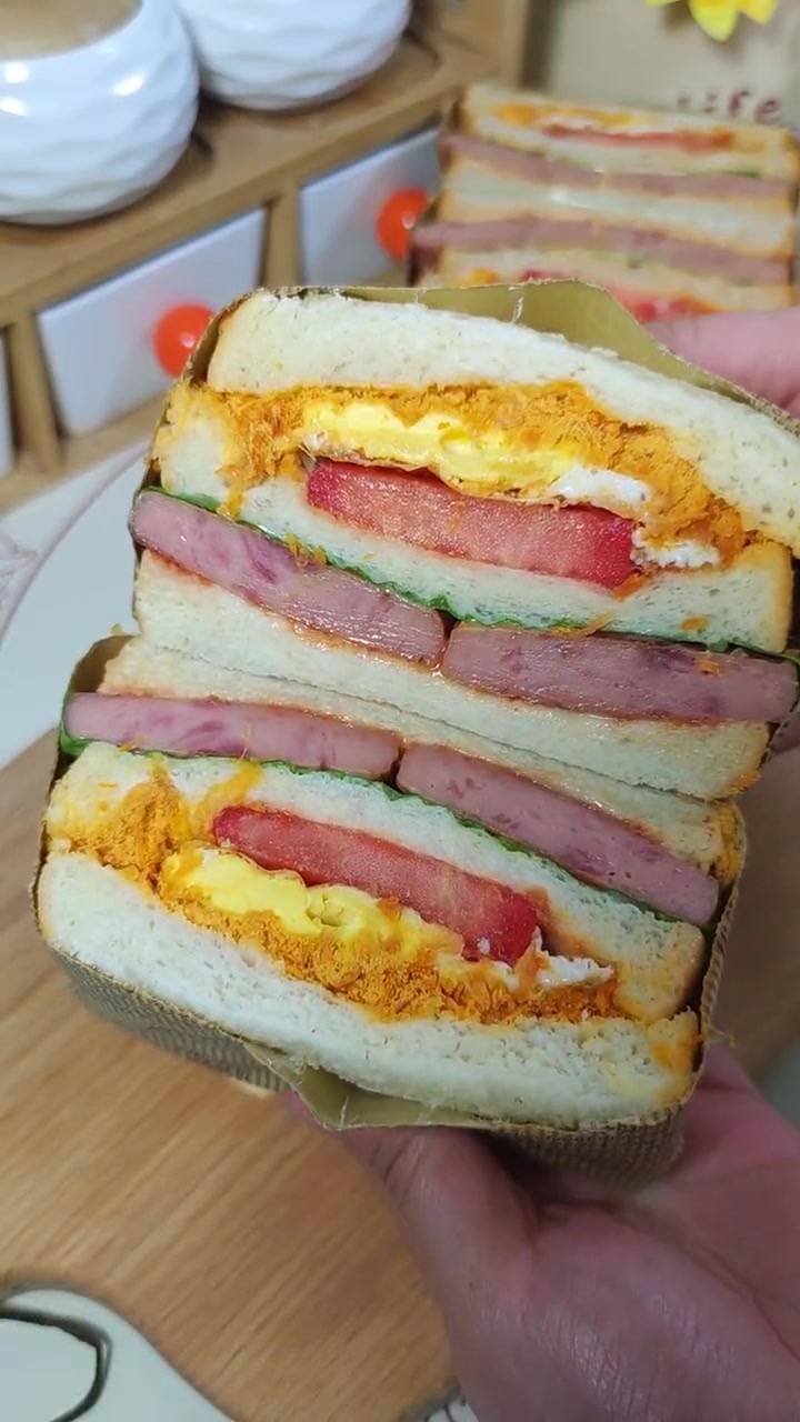 十分钟就能搞定的早餐口袋三明治,自己做的食材丰富简单又营养好吃 口袋三明治 午餐肉 早餐吃
