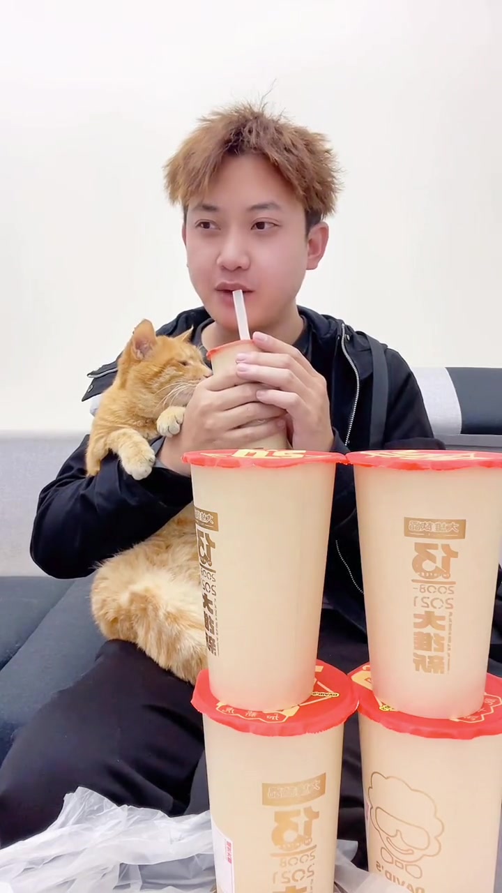 世界杯不喝啤酒的话,来杯云南人喝了10多年的大维饮品如何?世界杯喝点啥 畅饮世界杯 大维饮