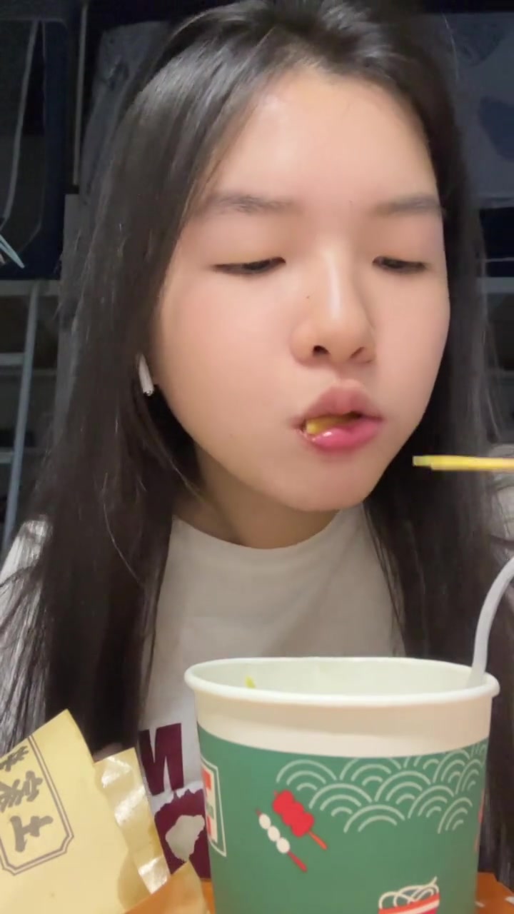 VLOG|早起困一天|普通话考试好快|711鱼蛋好吃vl