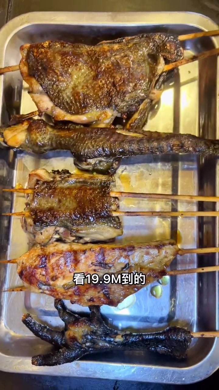吃得多非常纠结的一家店 深夜放毒 昆明 美食探店 本地人爱吃的店 海鲜烧烤 夜宵 附近美食
