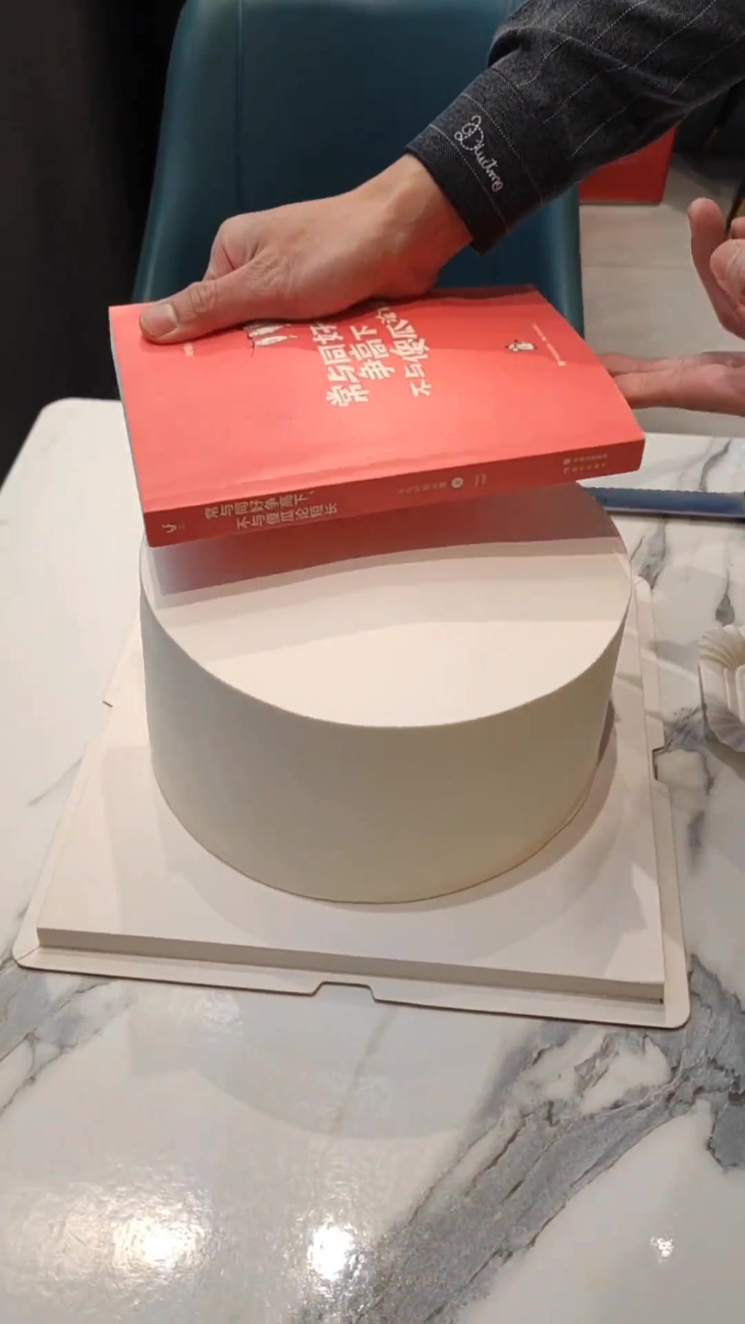 生日蛋糕,买大了浪费,买小了尴尬,今天来说一下蛋糕尺寸的大小