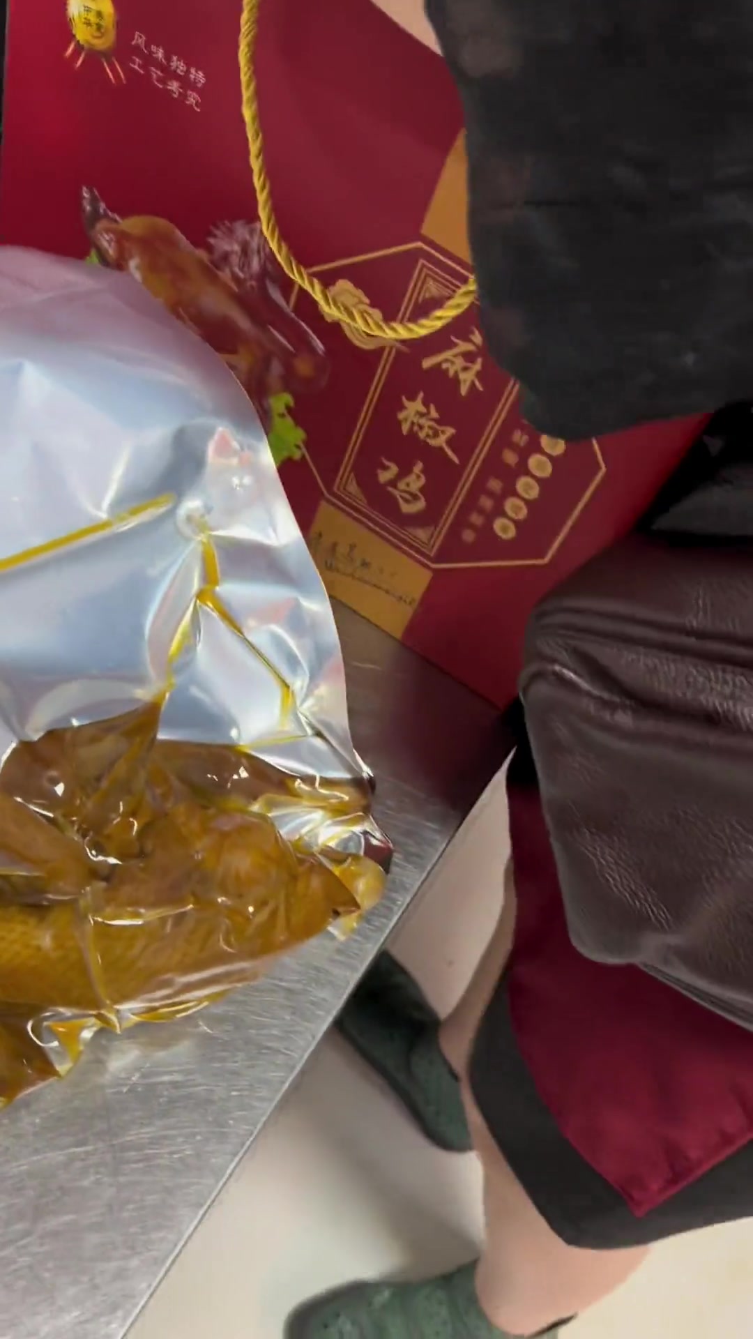 新野御膳宫廷麻椒鸡礼盒已上架。新野御膳麻椒鸡 走亲访友麻椒鸡必备馈赠佳品。中秋礼品你准备好