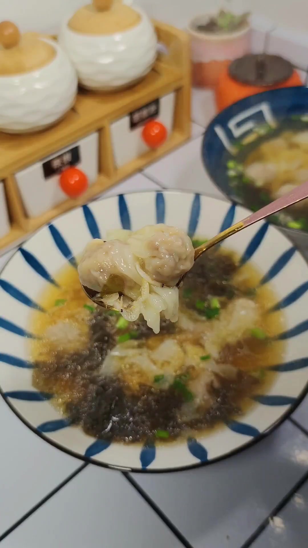 全网的张同学!最近这个音乐太上头了分享一个我儿子最喜欢的虾仁鲜肉馄饨,早上来一碗热乎乎的暖
