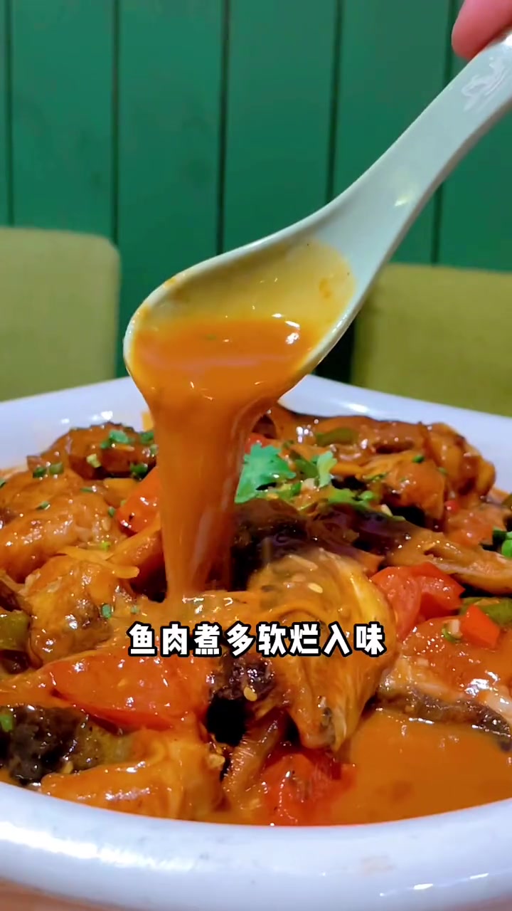 阳朔西街 这家渔夫啤酒鱼的啤酒鱼味道真的yyds 而且餐三店通用喔 赶紧闭眼冲鸭 渔夫啤酒