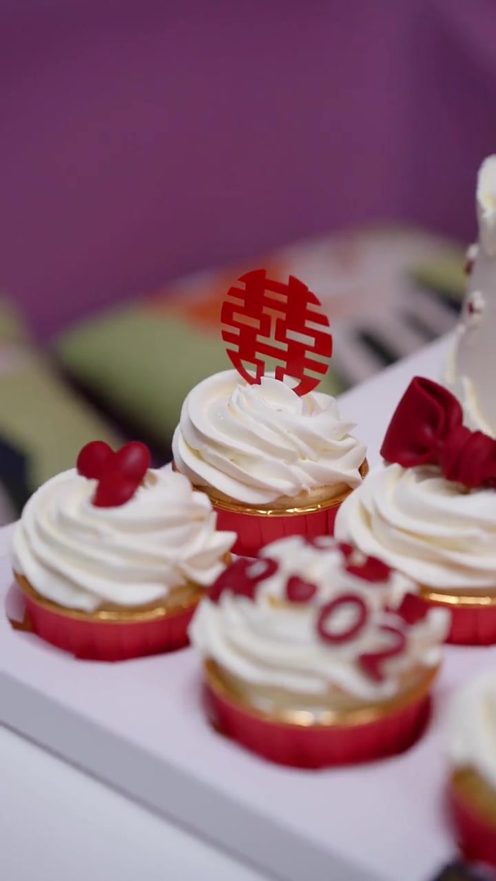 第105集|一款小型 订婚甜品台 蛋糕定制 结婚蛋糕 最好吃的动物奶油蛋糕 订婚宴