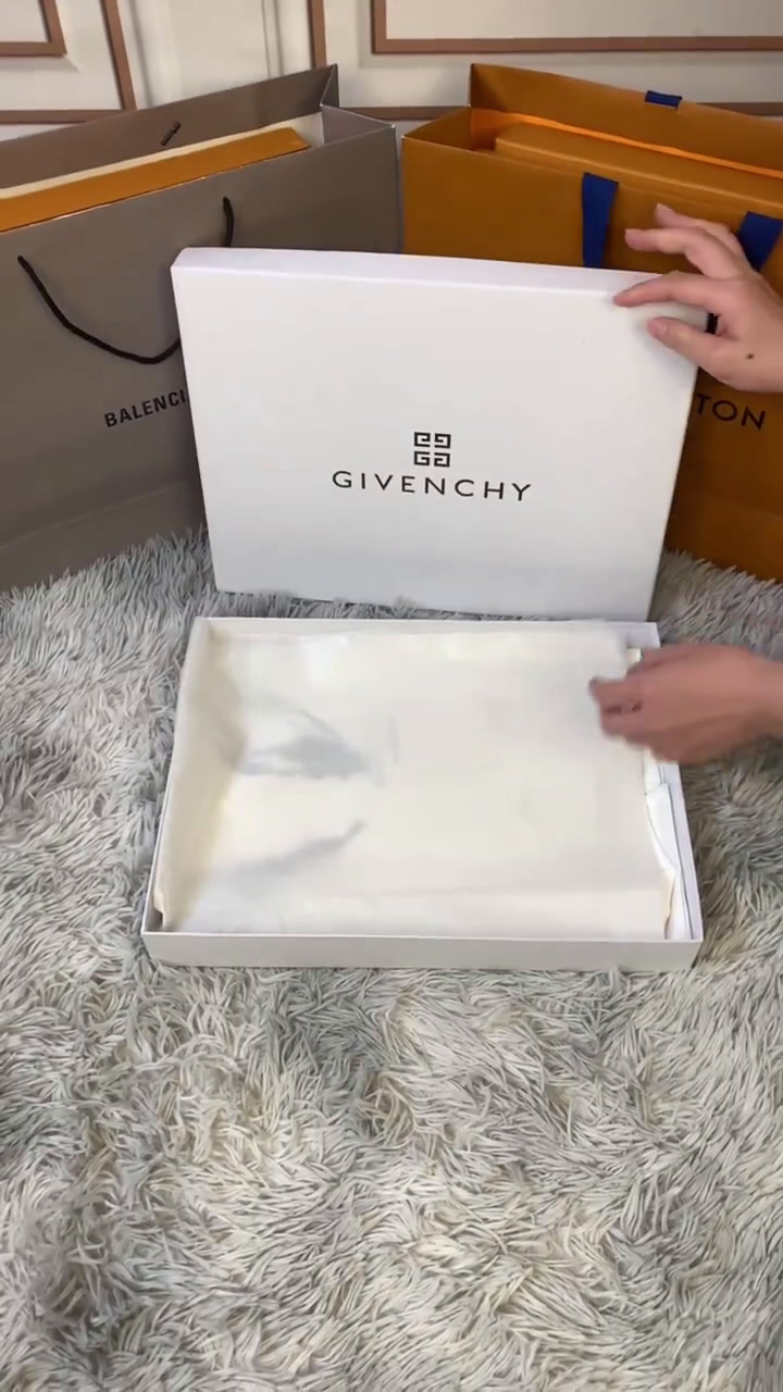 纪梵希鲨鱼图案印花短袖T恤个性时尚舒适