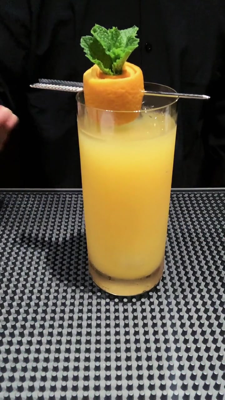 鸡尾酒:螺丝刀(Screwdriver)螺丝刀鸡尾酒 简简单单的A+B公式在家都可以完成!