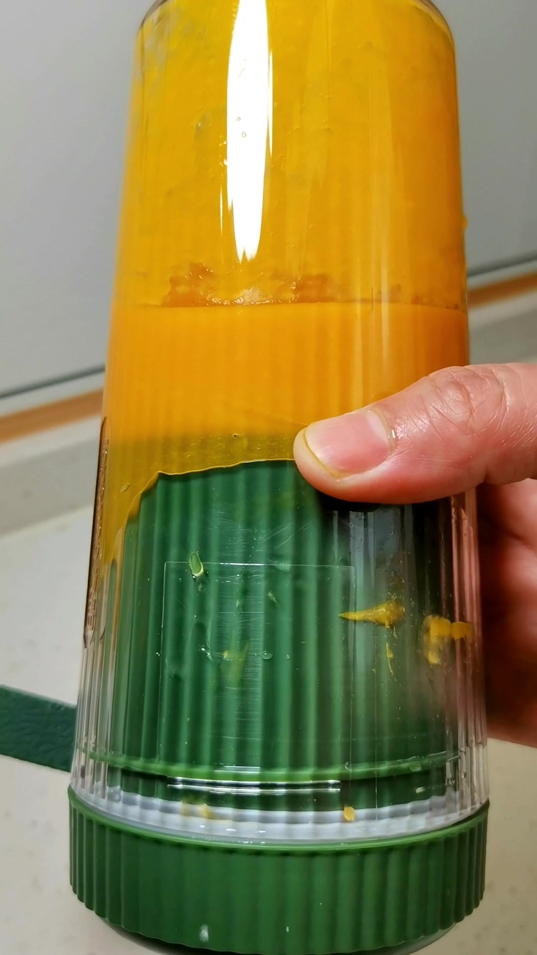夏天出汗多,记得煮一碗清凉软糯的芒果西米小圆子,补充补充能量