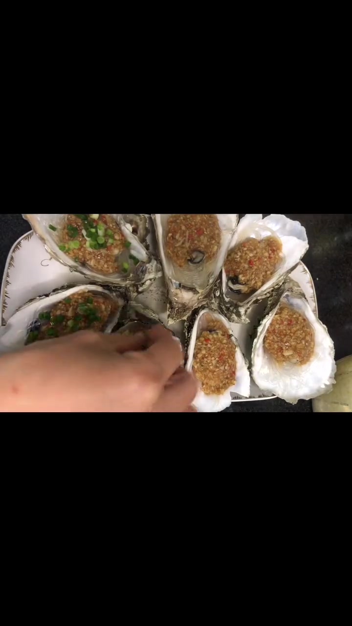 (蒜蓉粉丝蒸生蚝—白灼生蚝)一蚝两吃!生蚝是个好东西!多种吃法 美食分享 生蚝 海鲜